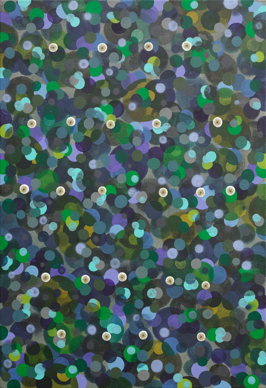 Immer des Nachts V, 2014, phosphoreszierende Gesteinsmehle, Schellack, Tusche, Acryl, Lack, Öl, Bienenflügel auf Leinwand, 70 x 100 cm