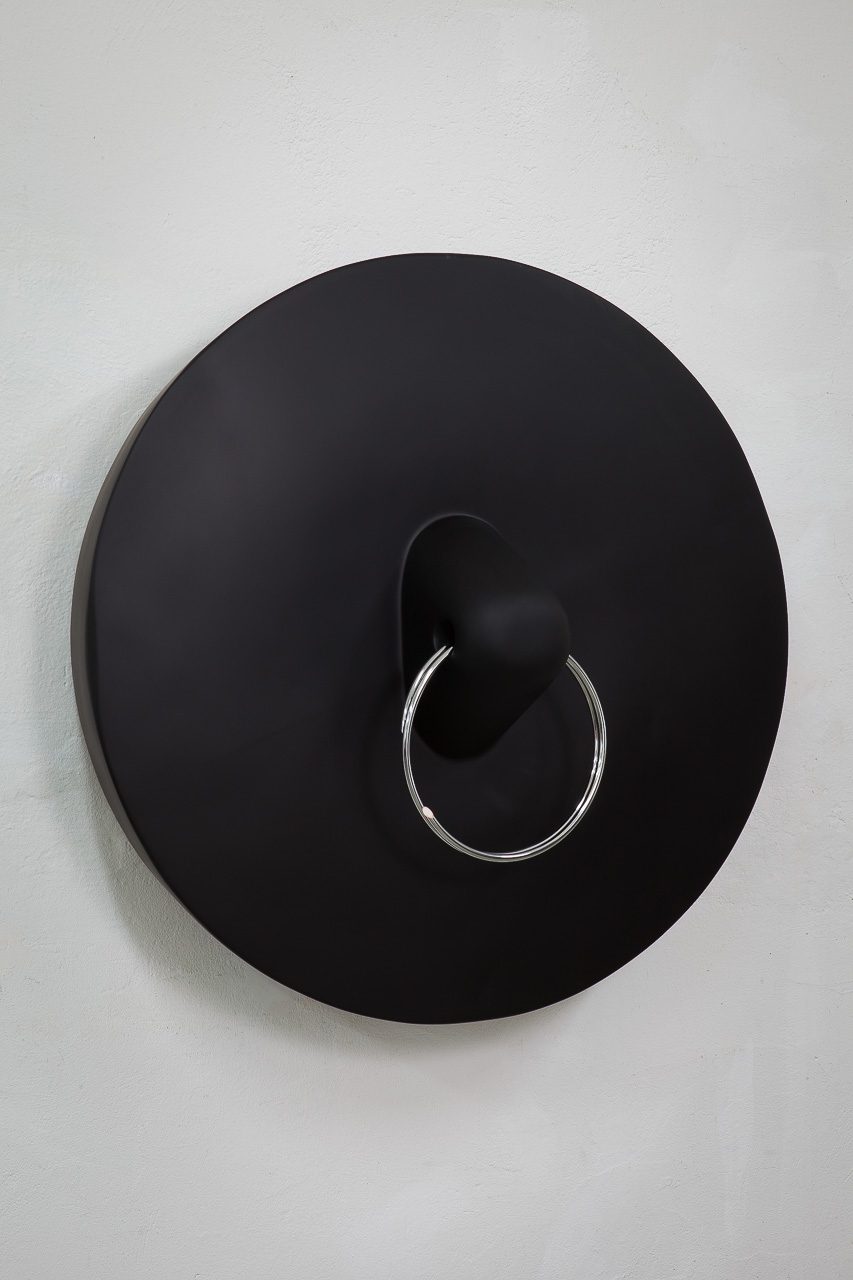 Plug, 2015 | styrodur, epoxy resin, PU-rubber, chrome-plated copper | 99 × 99 × 40 cm