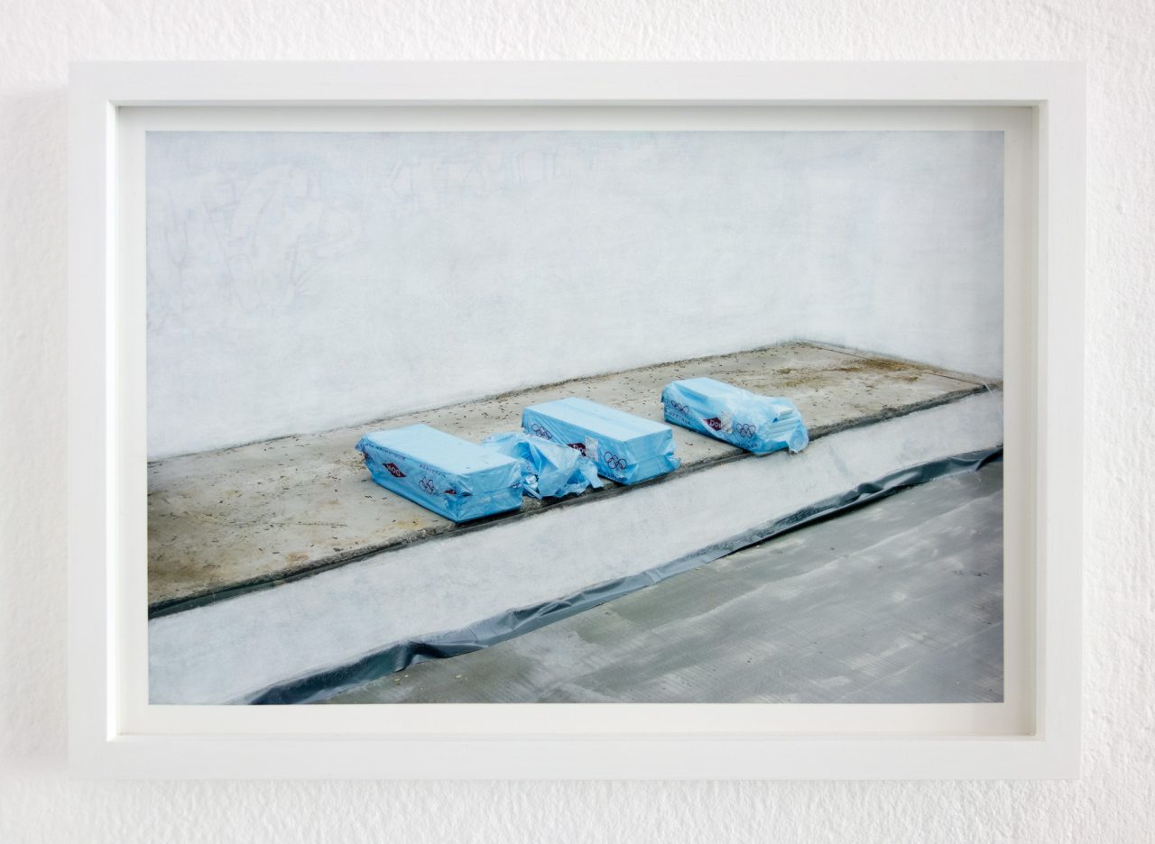 concrete doubt | 2017 | overpainted photographs | 18 x 26 cm